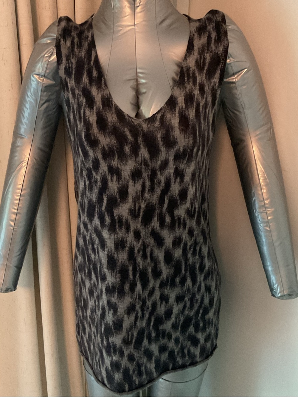 100% Merino Wool Gray Leopard Print Sweater Tank